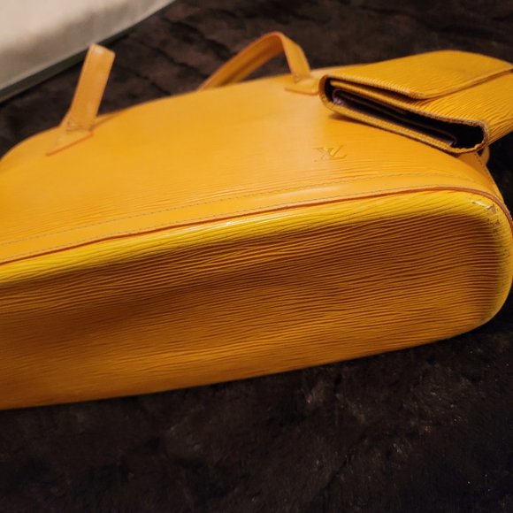 LOUIS VUITTON YELLOW EPI PURSE AND WALLET - Picture 4 of 12